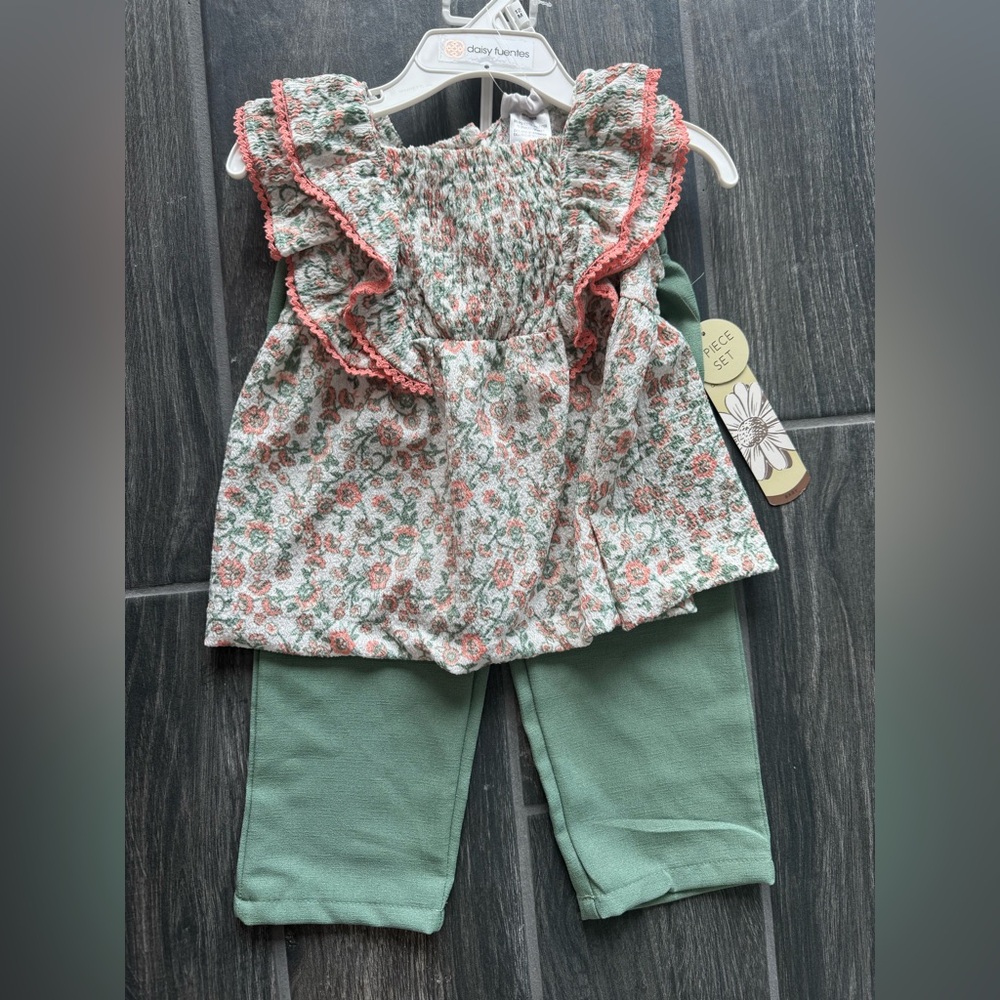 Daisy Fuentes Floral Top with Green Pants